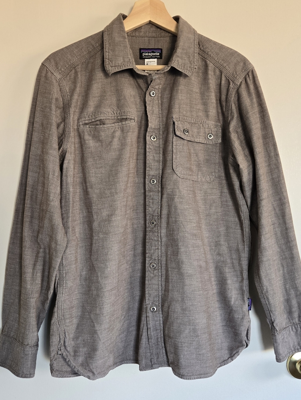 Patagonia Men's Long-Sleeve Button-Up Shirt — Gray M